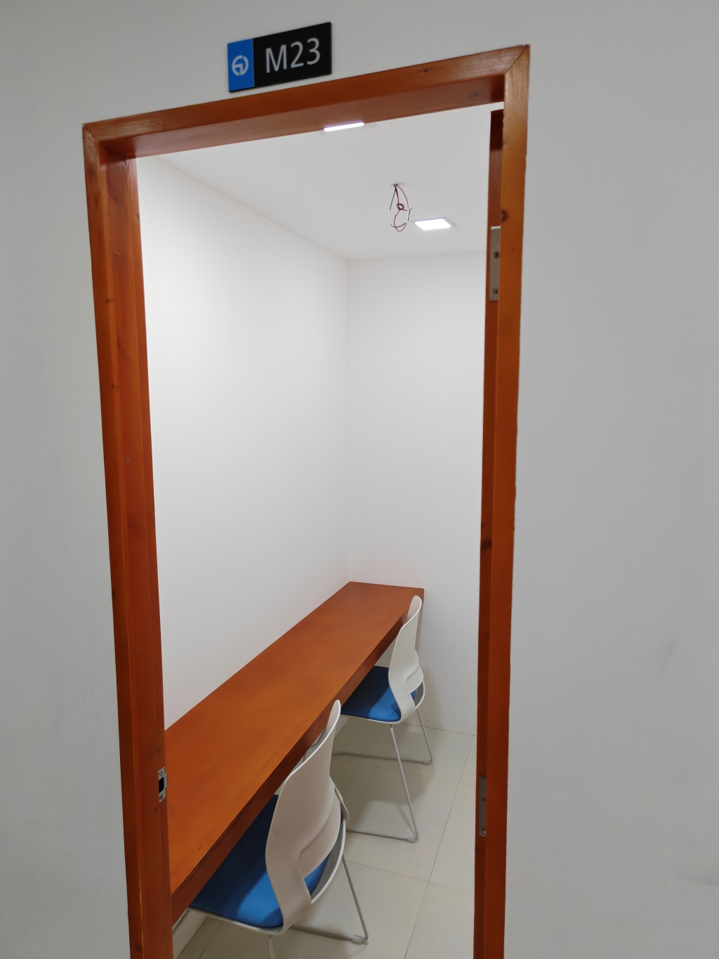 フィリピン留学 Cebu21 - EV La Mer Campus-Class room-4